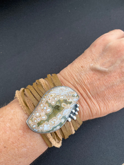 Seam Agate and Leather Bracelet