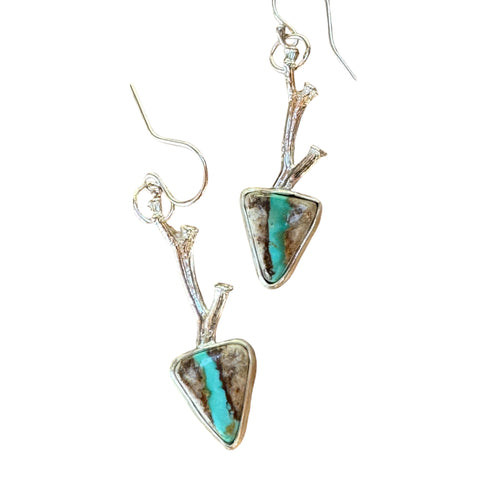 Ribbon Turquoise w Hammered Silver Earring